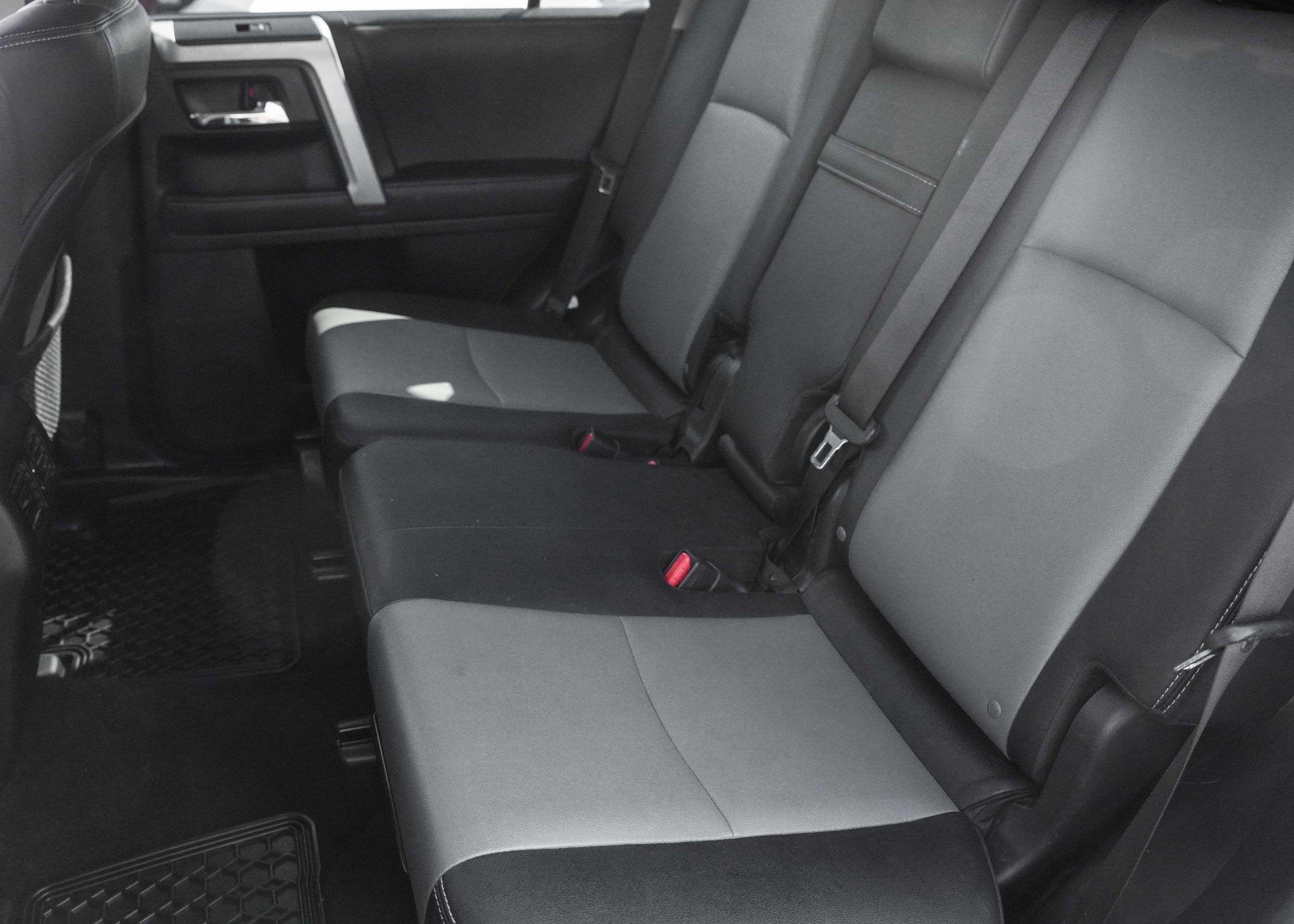 Toyota 4Runner SR5 2023 — photo 6