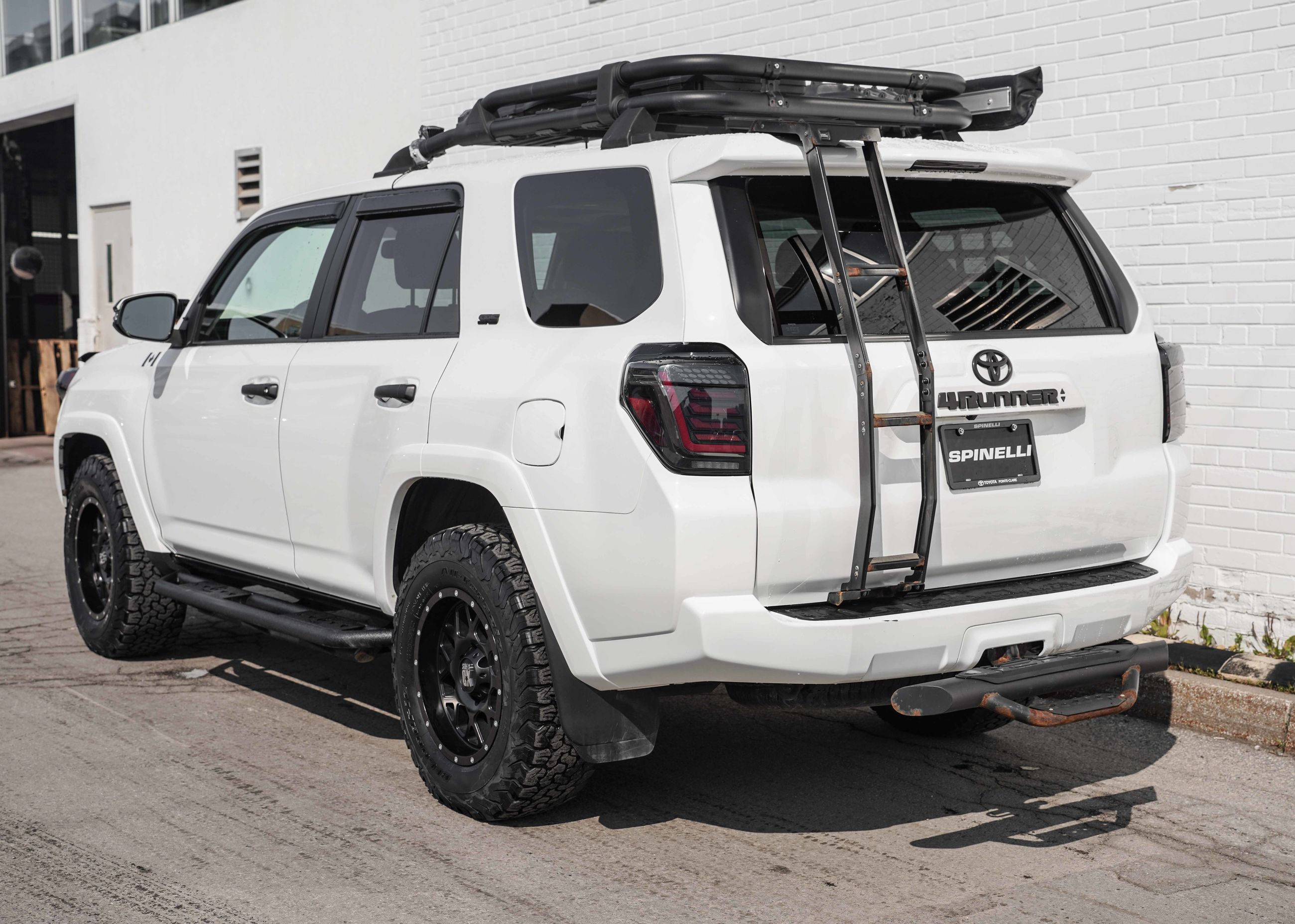 Toyota 4Runner SR5 2023 — photo 4
