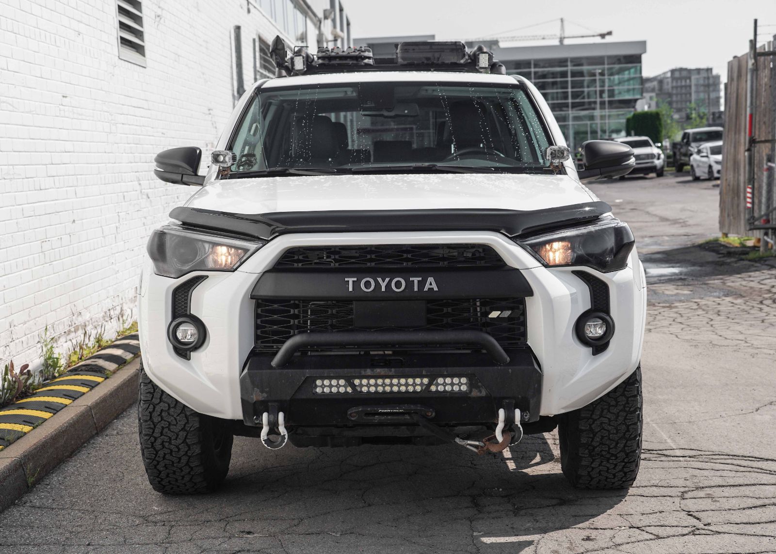 Toyota 4Runner SR5 2023 — photo 2