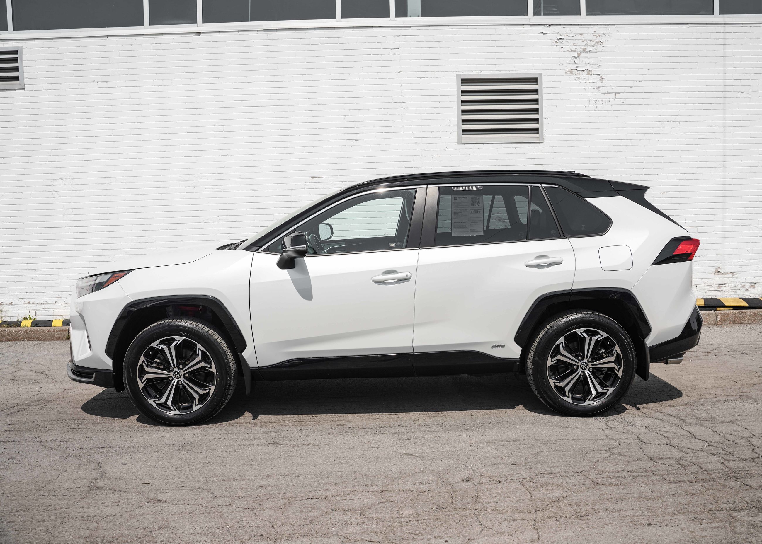 Toyota RAV4 Plug-In Hybrid XSE 2025 — photo 3