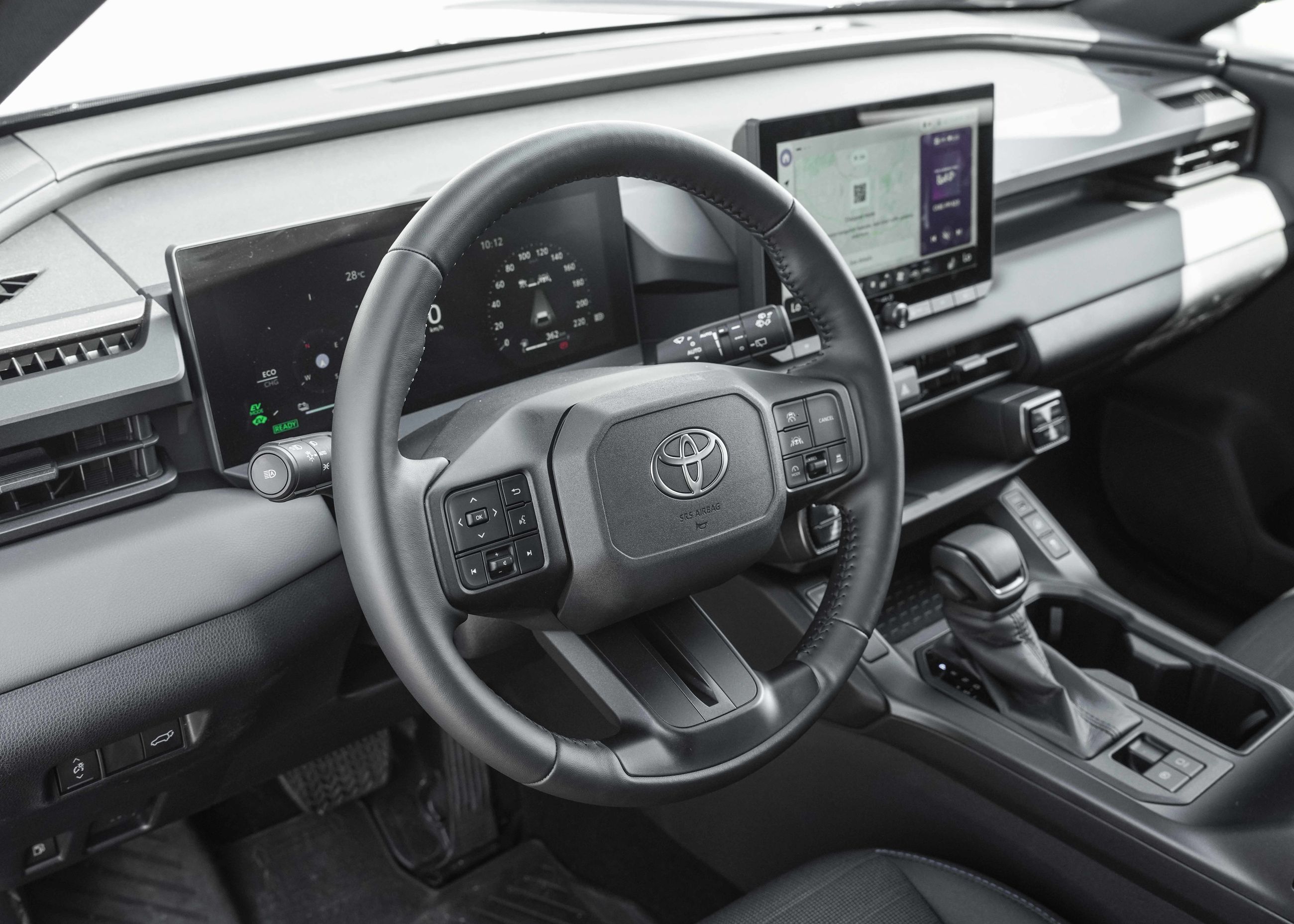 Toyota RAV4 PLUG-IN HYBRID SE 2026 — photo 8