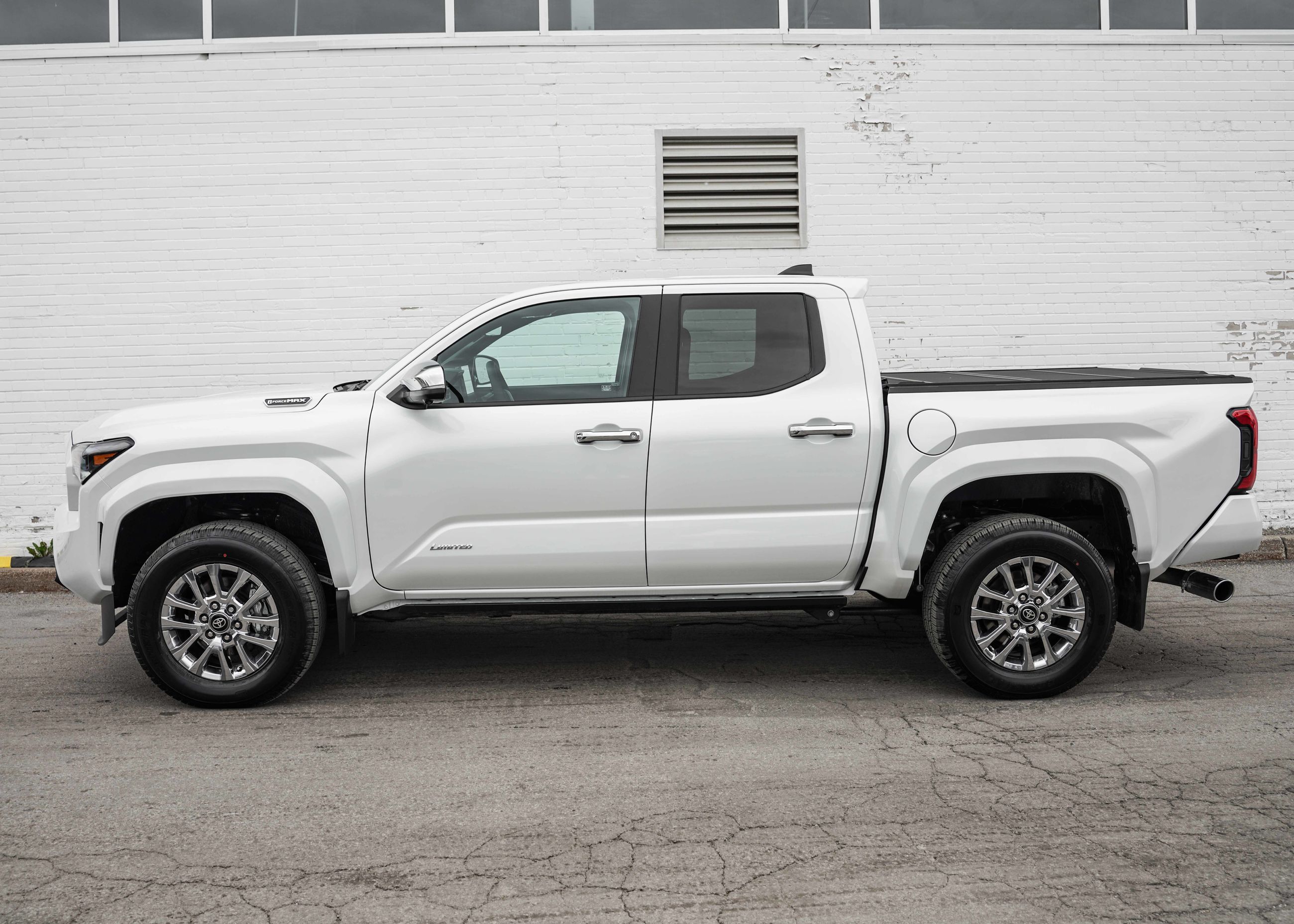 Toyota TACOMA HYBRID LIMITED 2026 — photo 3