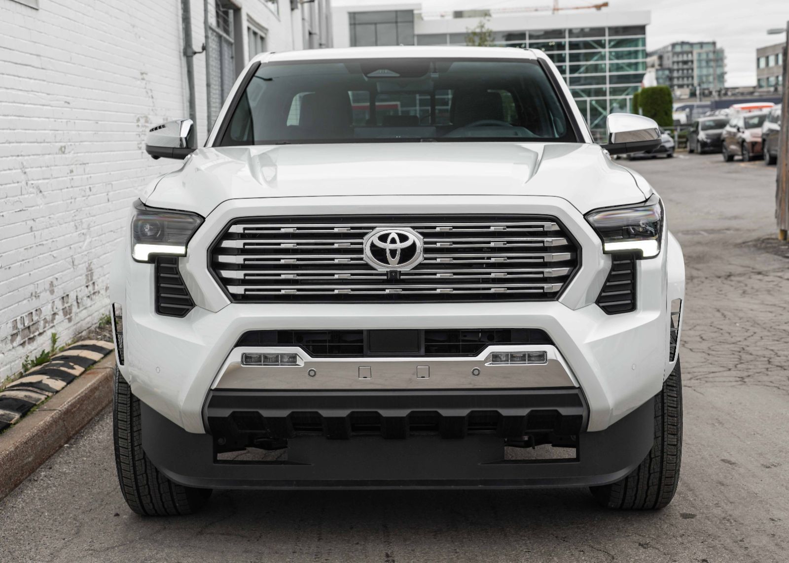 Toyota TACOMA HYBRID LIMITED 2026 — photo 2