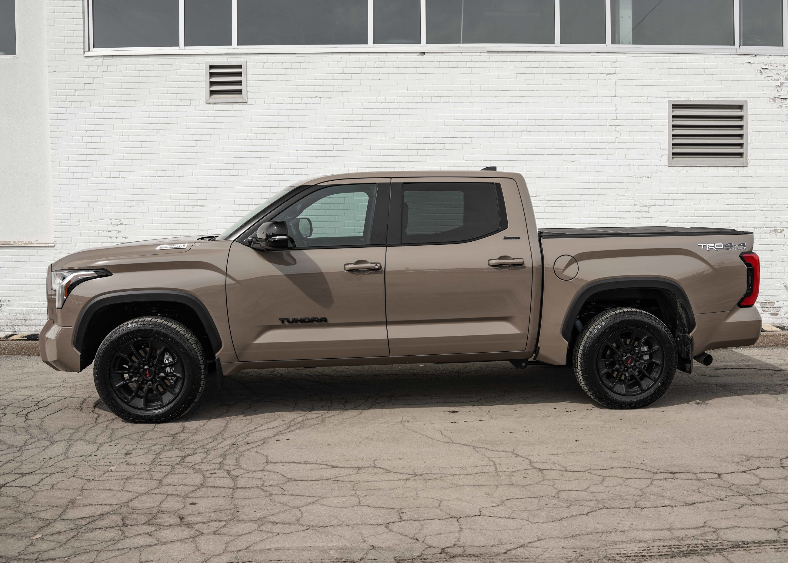 Toyota TUNDRA HYBRID LIMITED 2026 — photo 3