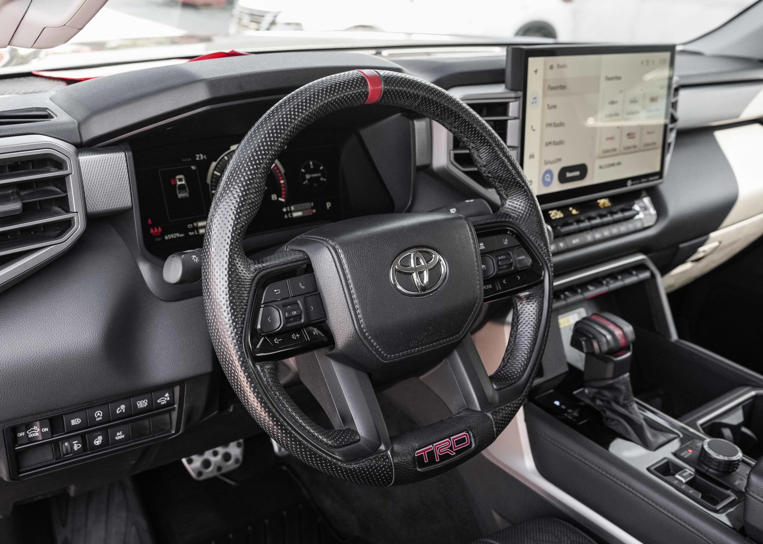 Toyota Tundra Limited trd off road 2024 — photo 8