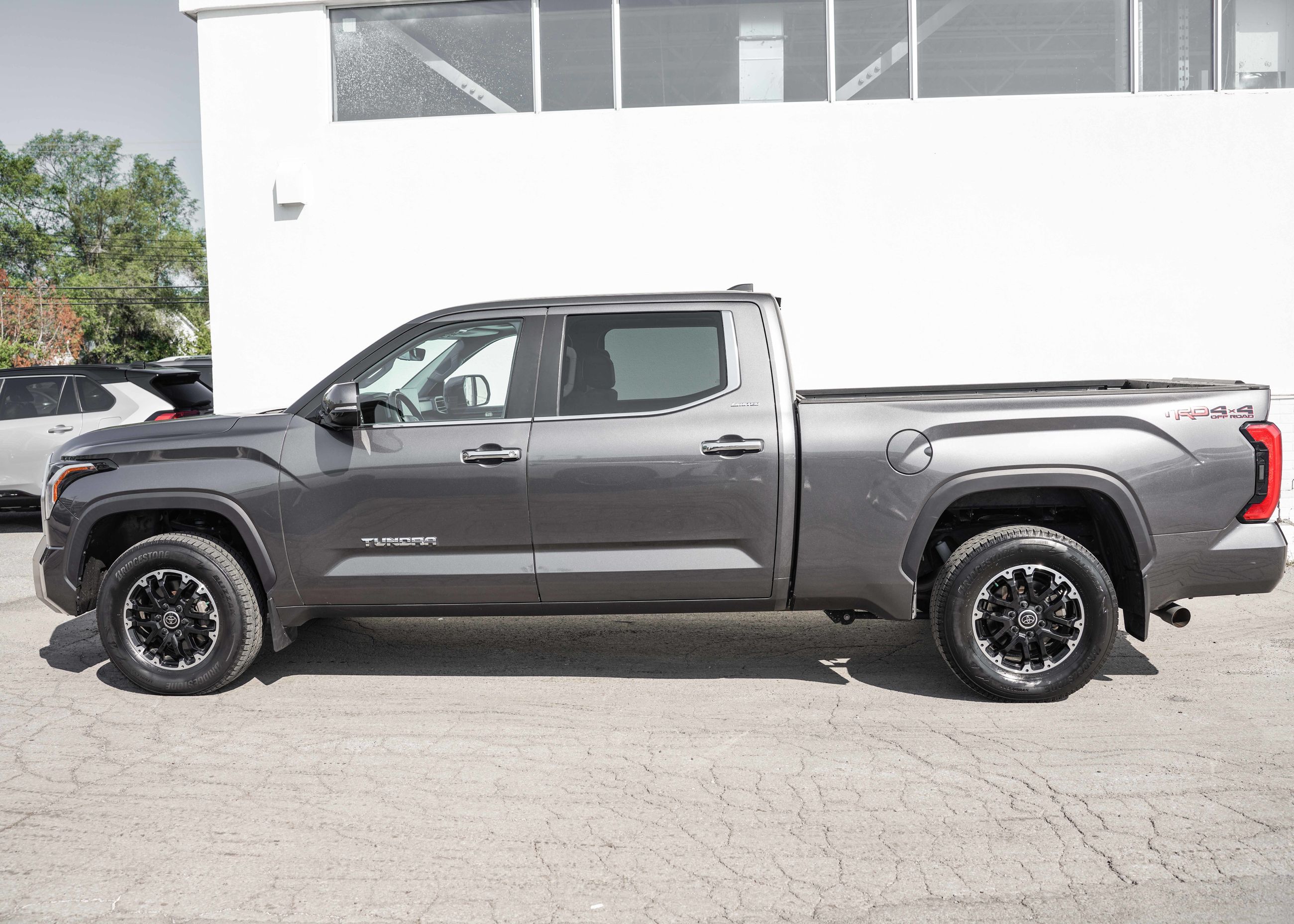 Toyota Tundra Limited trd off road 2024 — photo 3