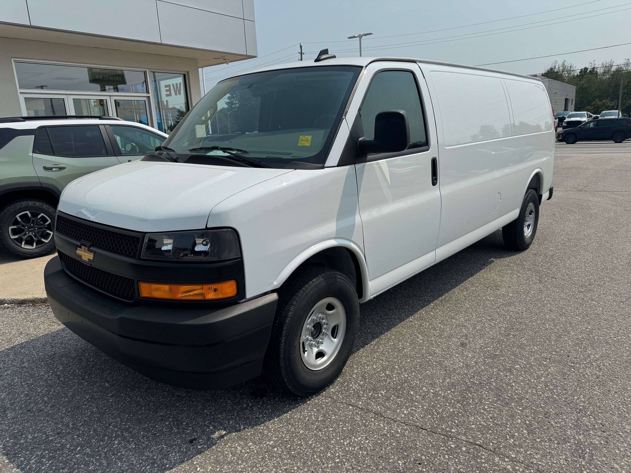 2025 Chevrolet Express WT 155''