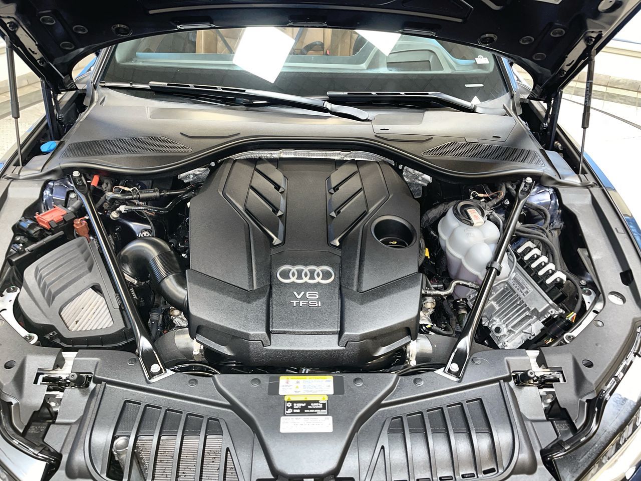 Audi A8  2023 à Regina, Saskatchewan
