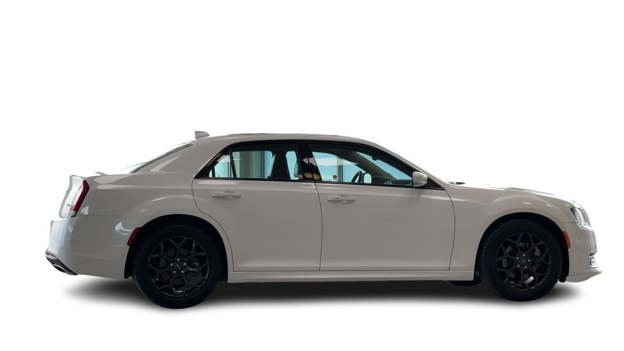 Chrysler 300  2023 à Regina, Saskatchewan