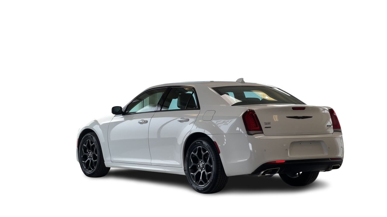 Chrysler 300  2023 à Regina, Saskatchewan