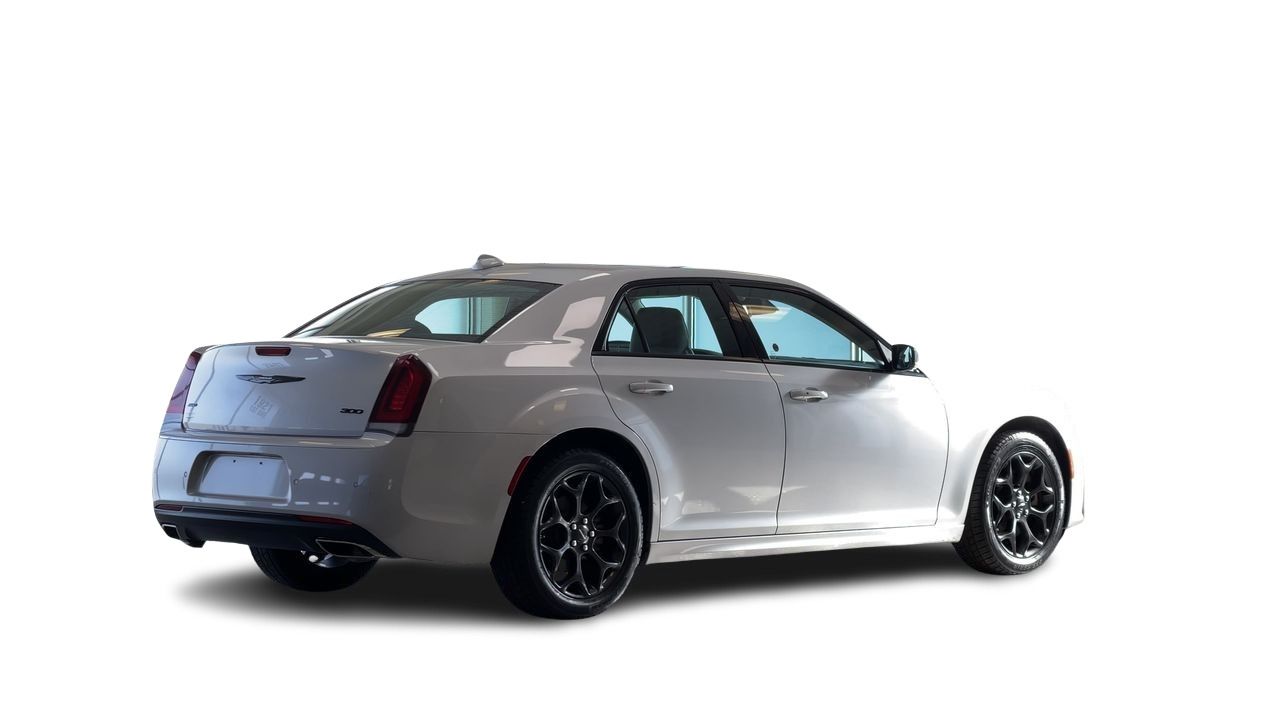 2023 Chrysler 300
