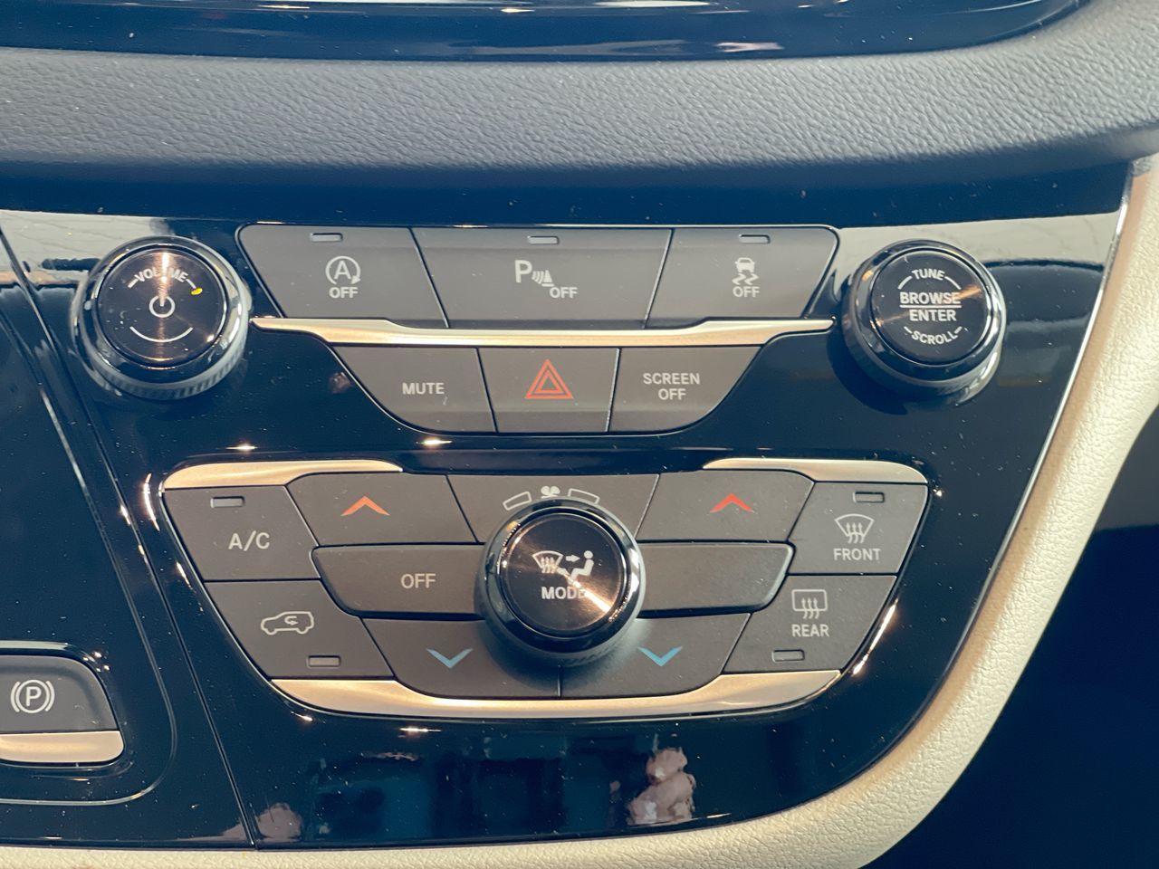 2024 Chrysler Grand Caravan in Regina, Saskatchewan