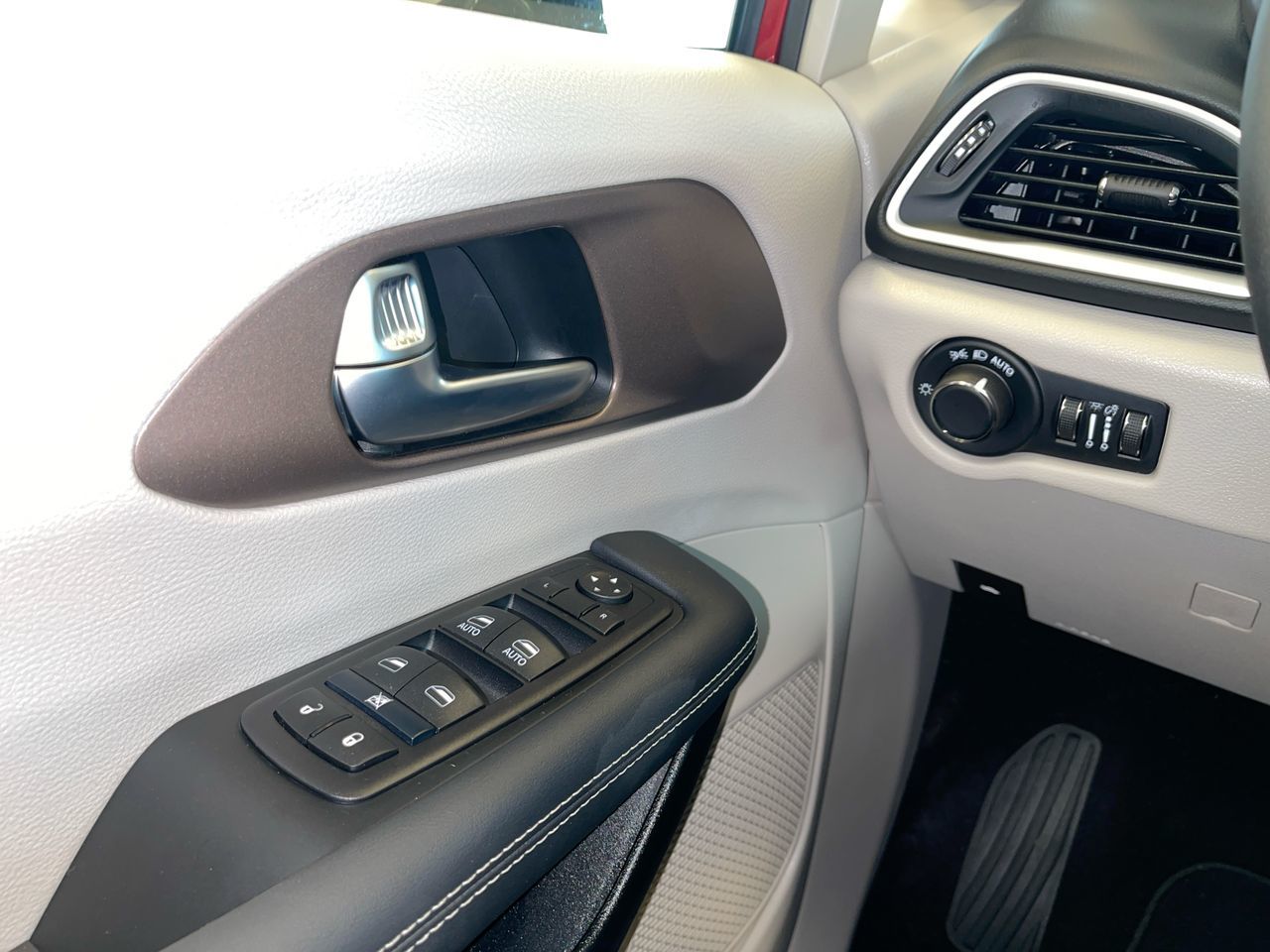 2024 Chrysler Grand Caravan