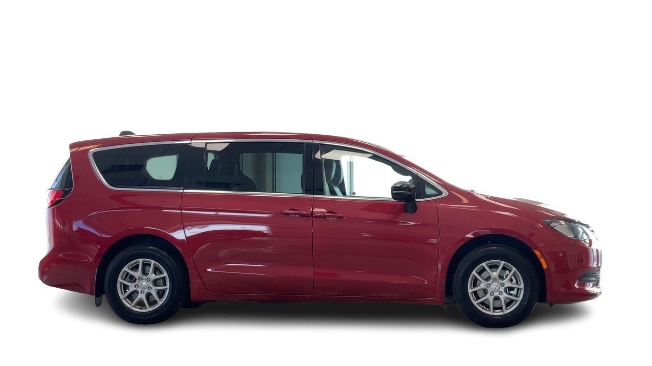 Chrysler Grand Caravan  2027 à Regina, Saskatchewan