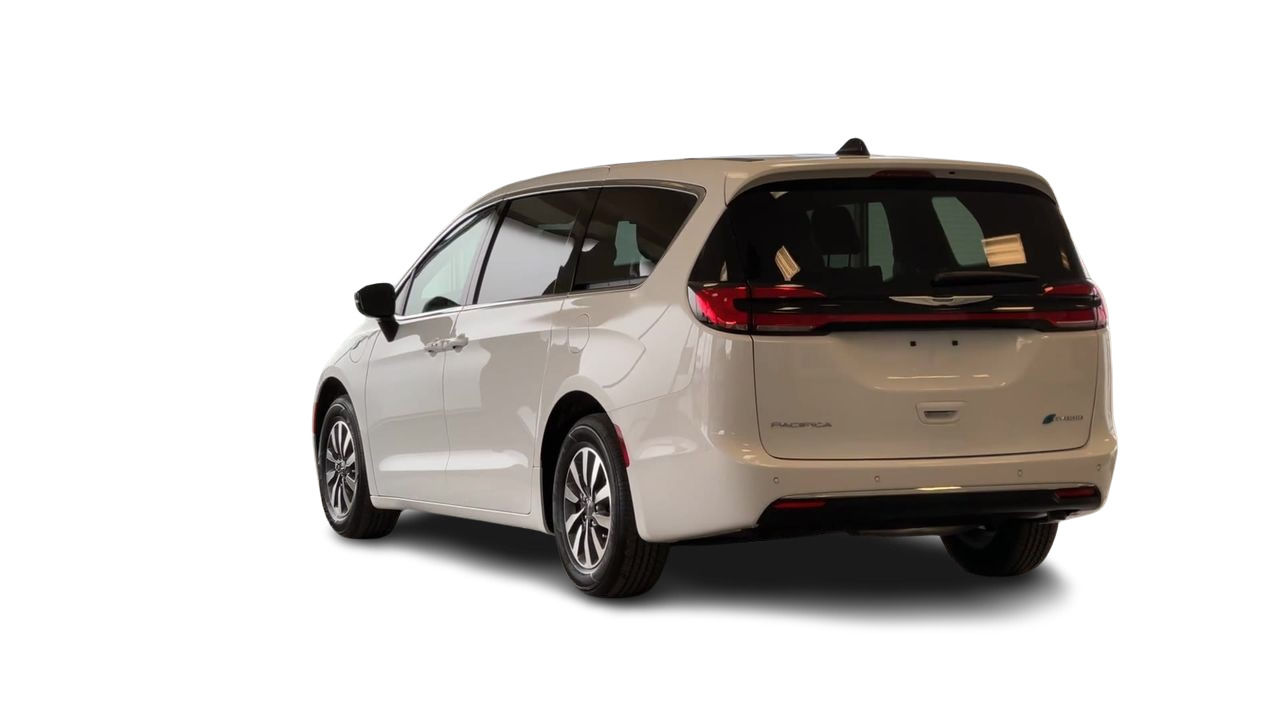 2024 Chrysler Pacifica Hybrid in Regina, Saskatchewan