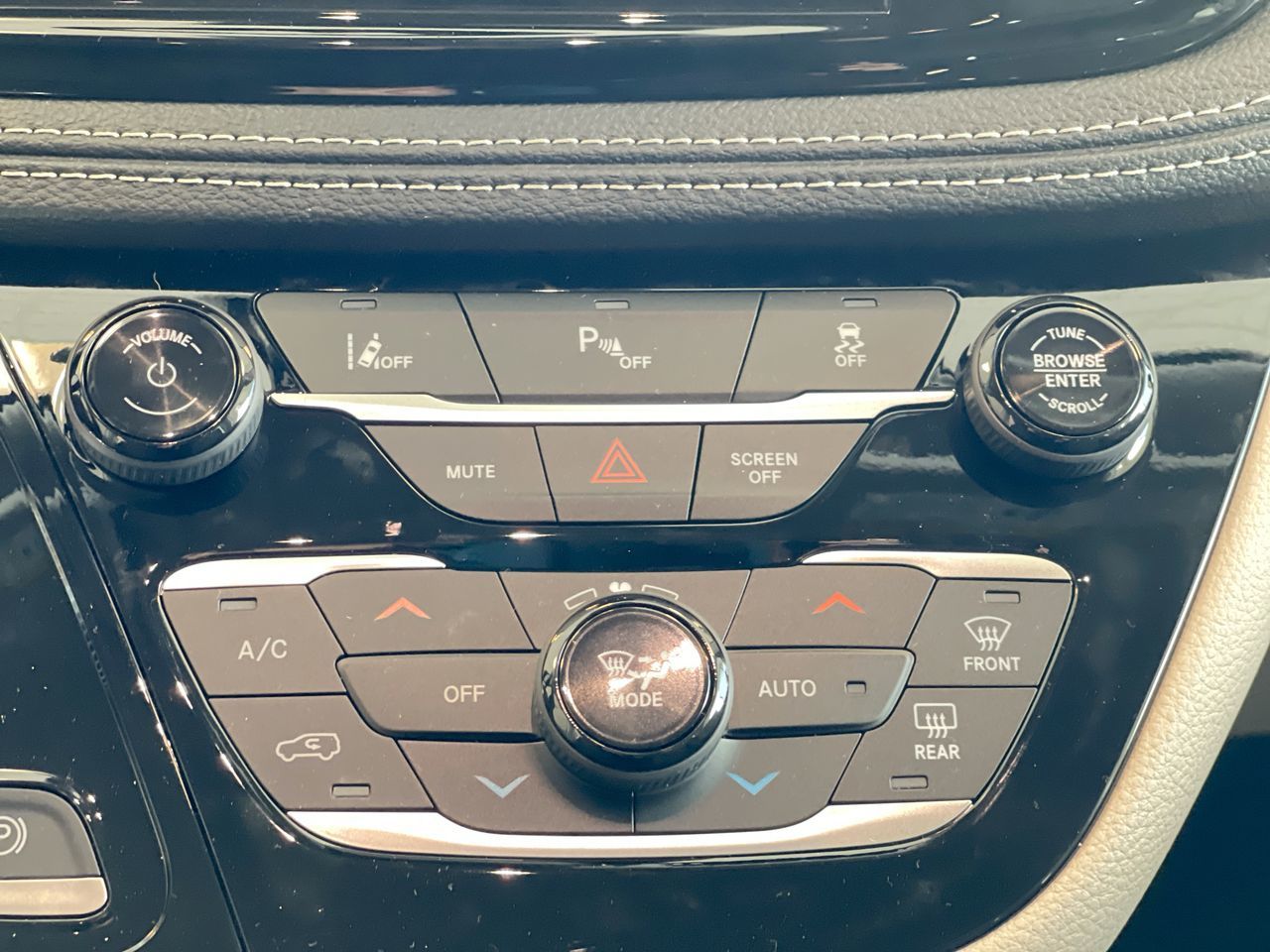 2024 Chrysler Pacifica Hybrid