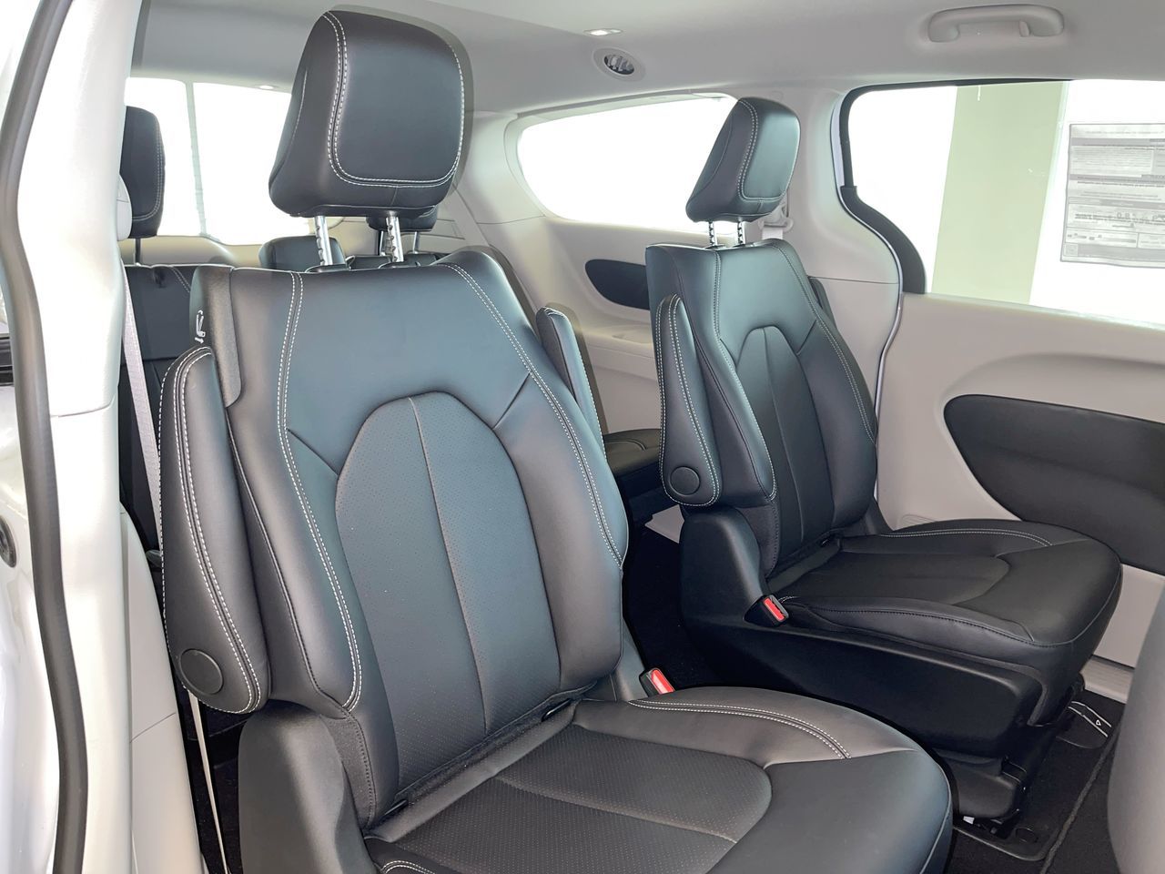 2024 Chrysler Pacifica Hybrid