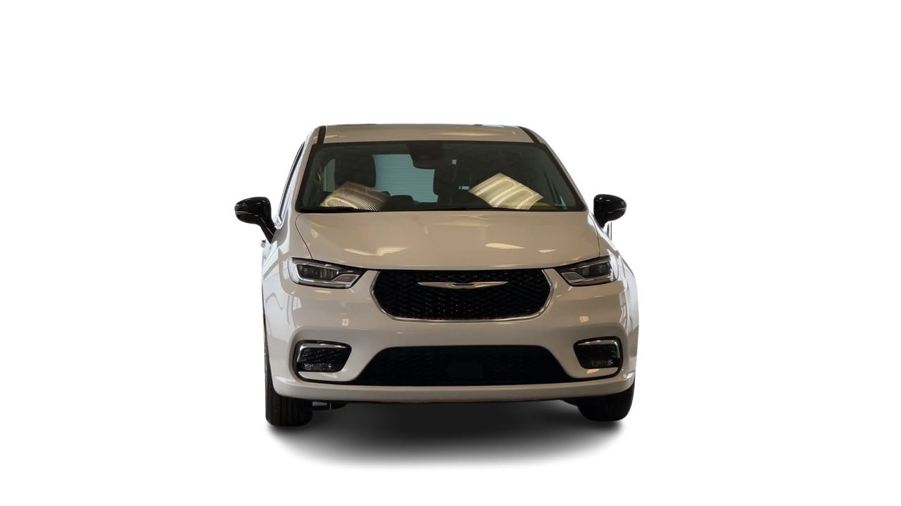 2024 Chrysler Pacifica Hybrid in Regina, Saskatchewan