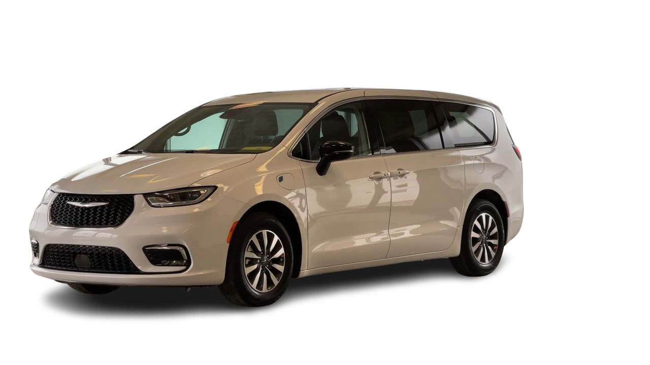 2024 Chrysler Pacifica Hybrid in Regina, Saskatchewan