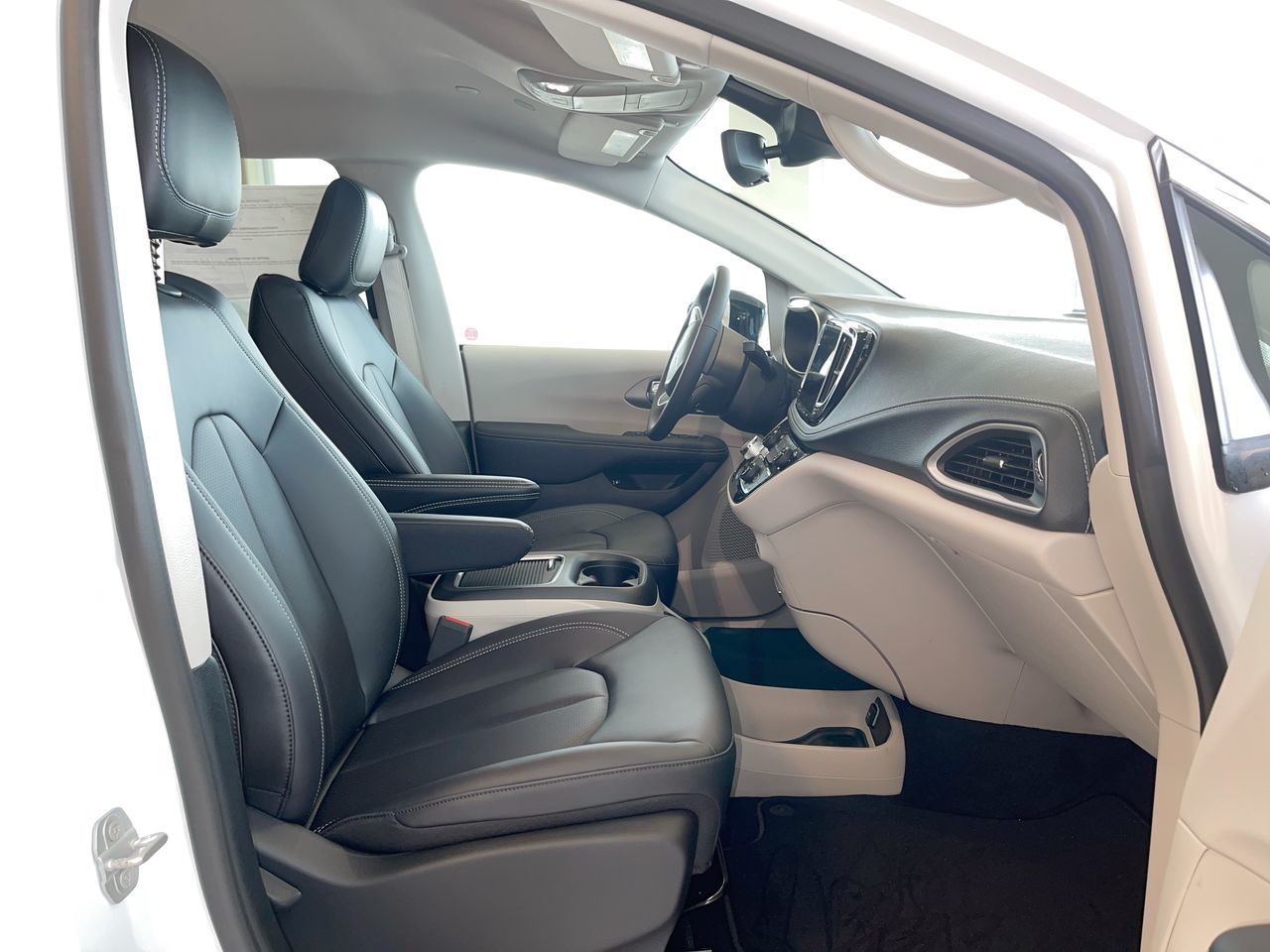 2024 Chrysler Pacifica Hybrid in Regina, Saskatchewan