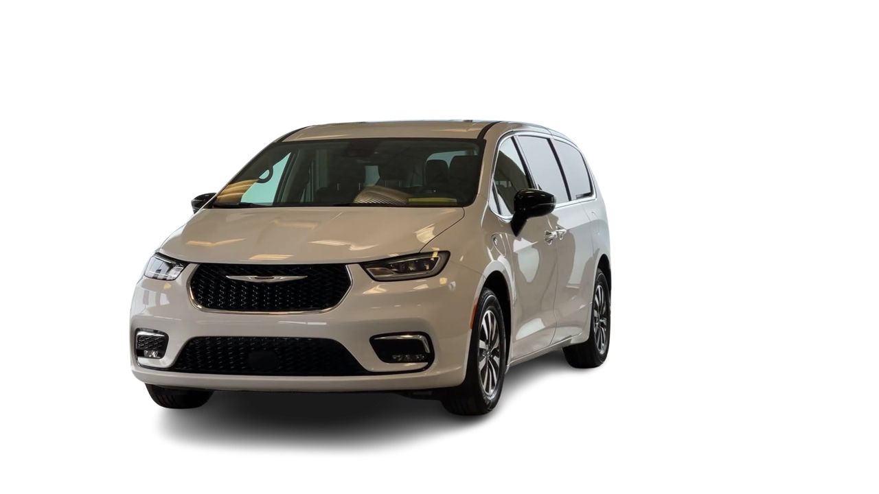 2024 Chrysler Pacifica Hybrid in Regina, Saskatchewan