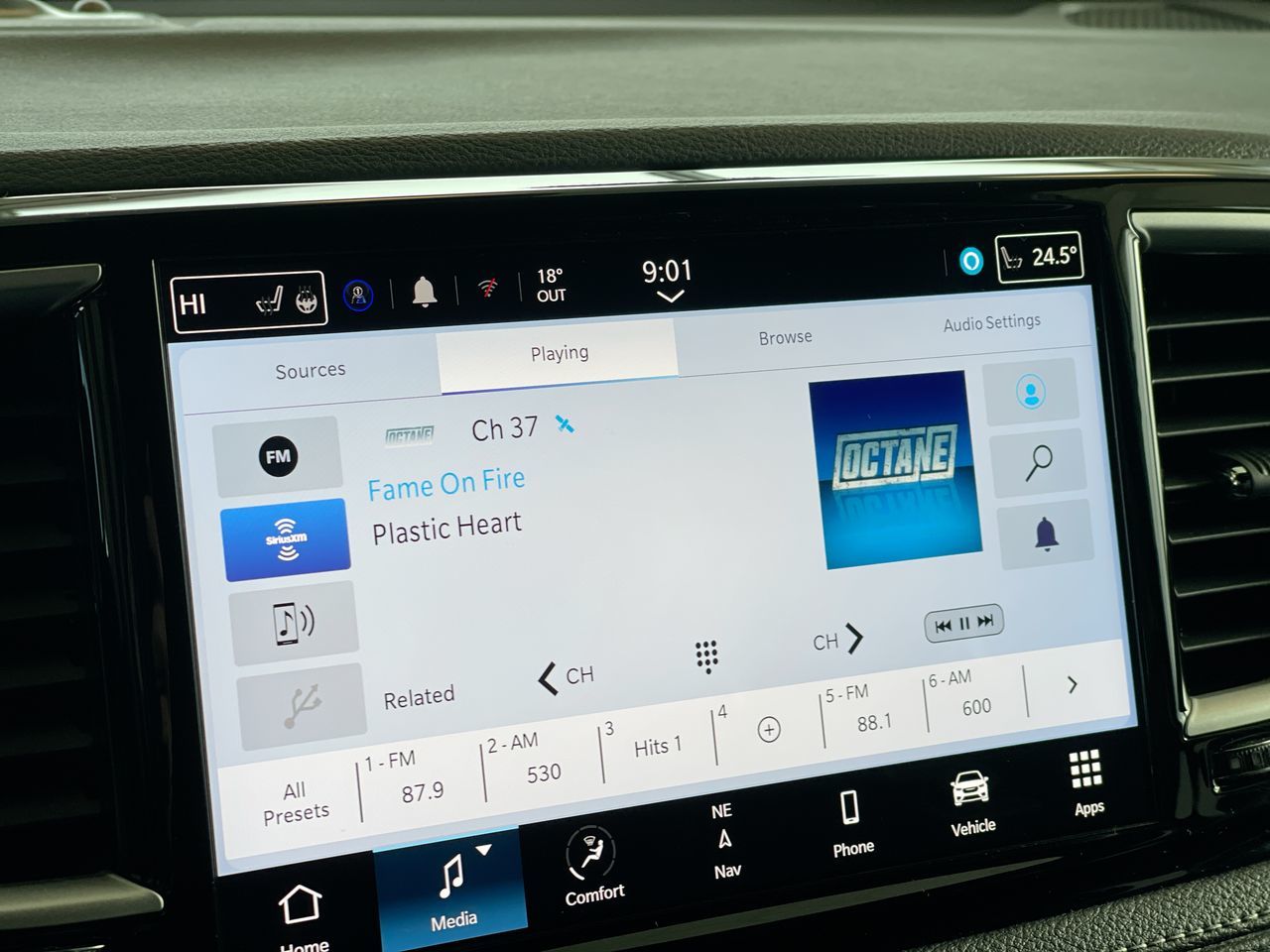 2024 Chrysler Pacifica Hybrid