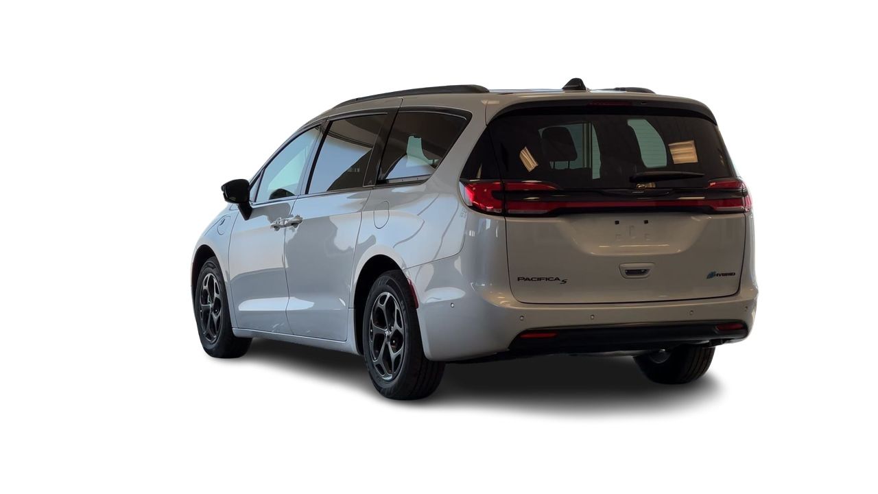 2024 Chrysler Pacifica Hybrid