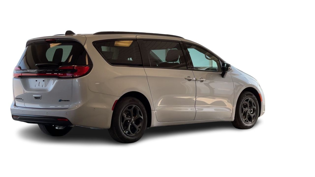 2024 Chrysler Pacifica Hybrid
