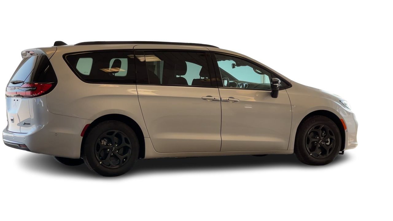 2024 Chrysler Pacifica Hybrid