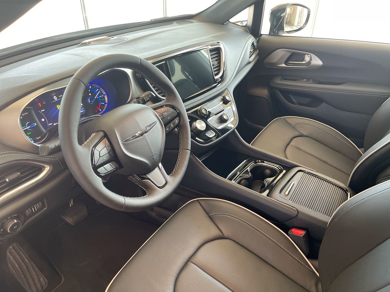 2024 Chrysler Pacifica Hybrid