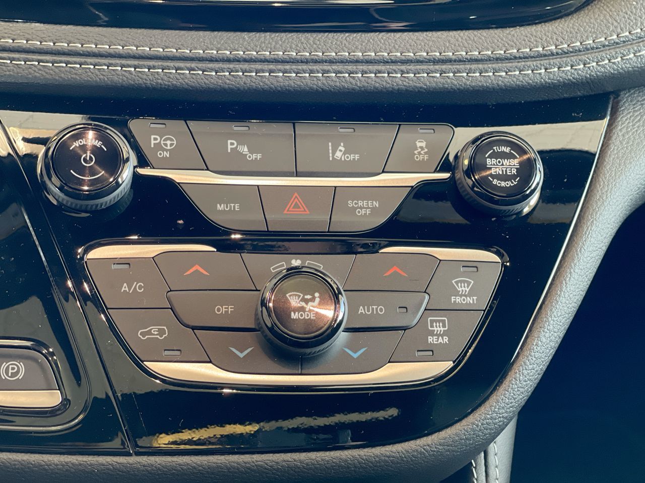 2024 Chrysler Pacifica Hybrid