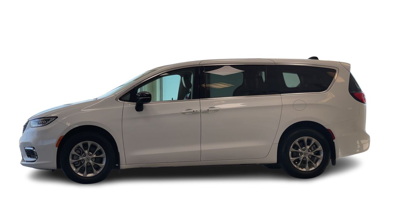 2024 Chrysler Pacifica in Regina, Saskatchewan