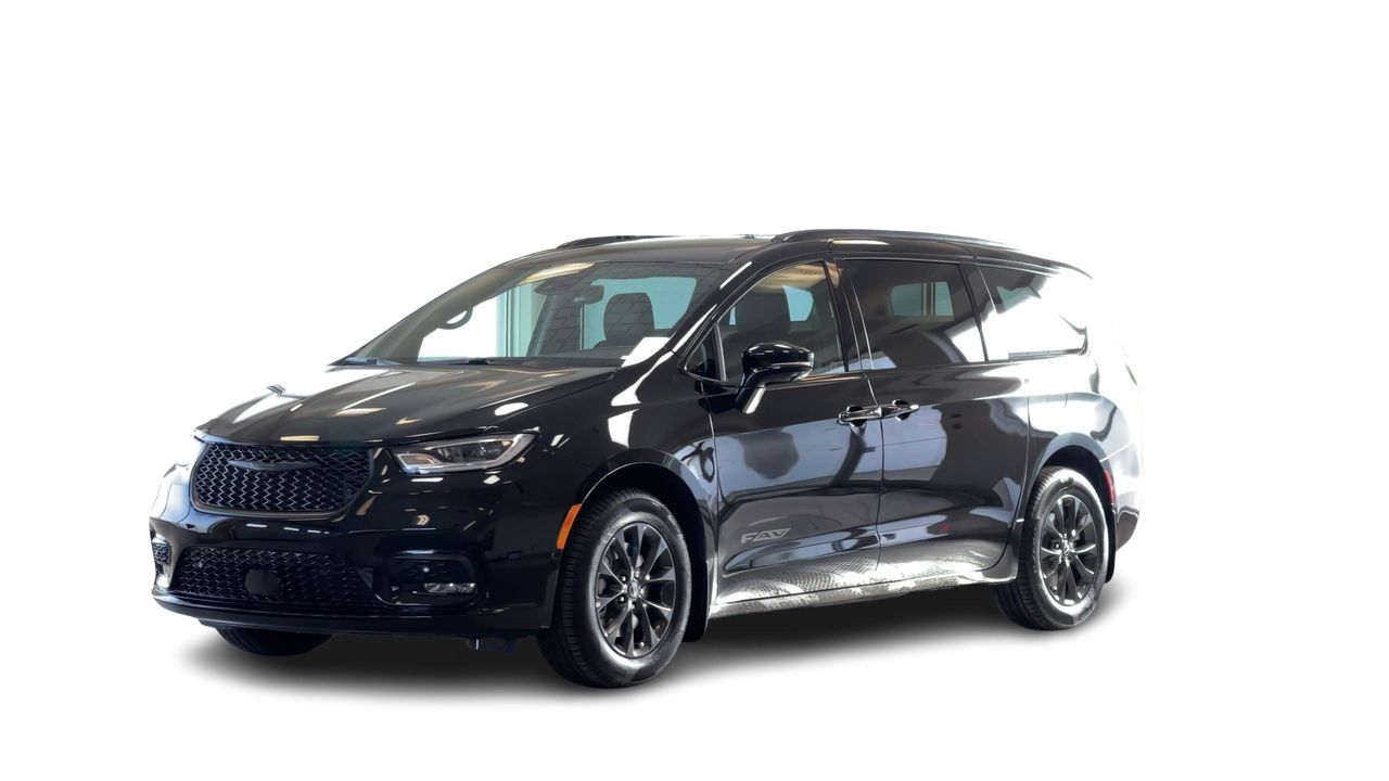 2025 Chrysler Pacifica in Regina, Saskatchewan