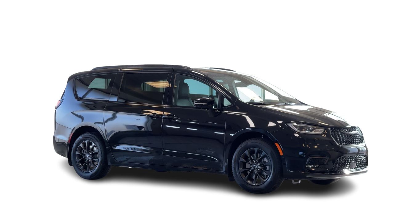 2025 Chrysler Pacifica in Regina, Saskatchewan