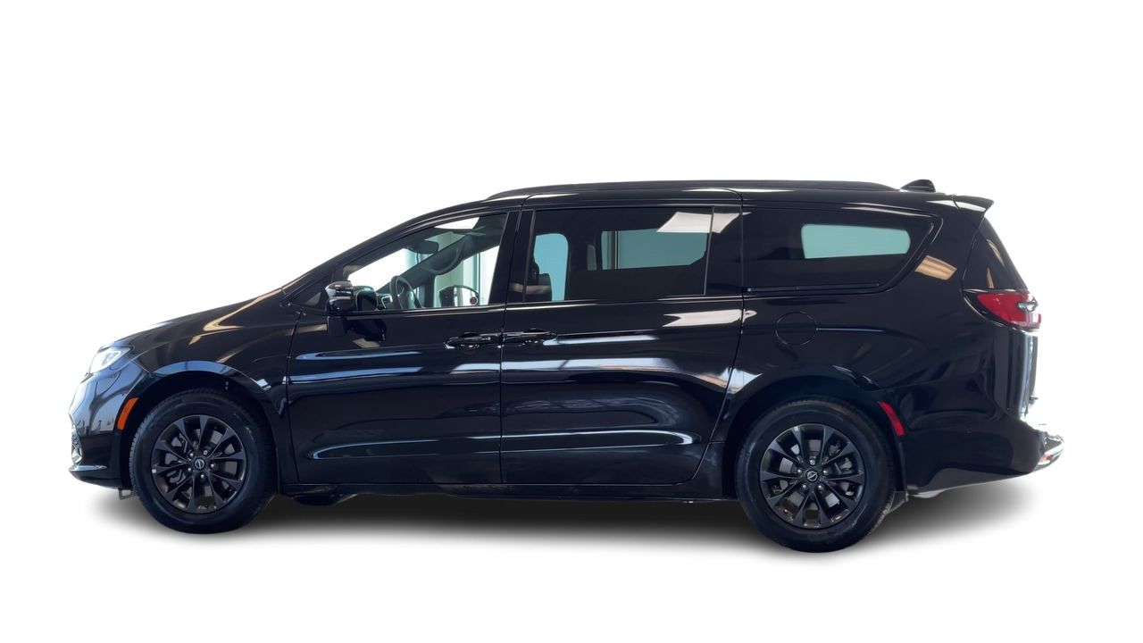 2025 Chrysler Pacifica in Regina, Saskatchewan