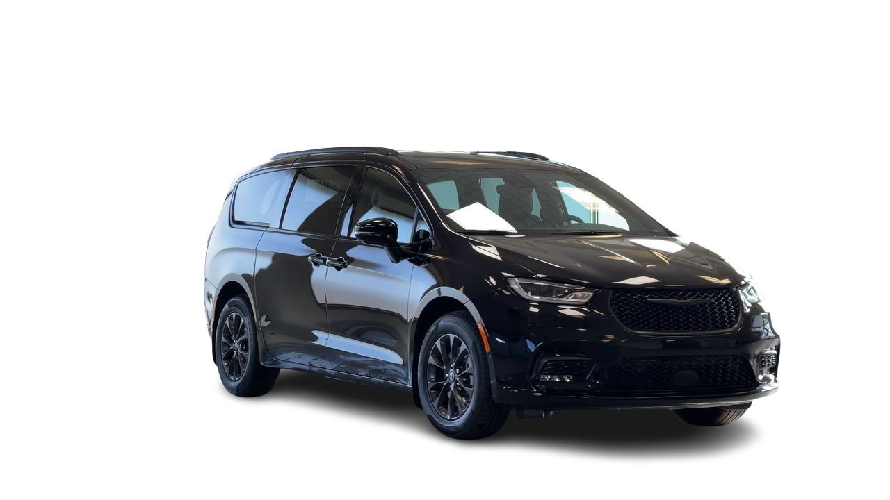 2025 Chrysler Pacifica in Regina, Saskatchewan