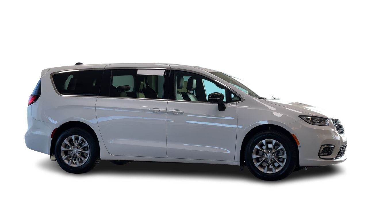 2026 Chrysler Pacifica in Regina, Saskatchewan