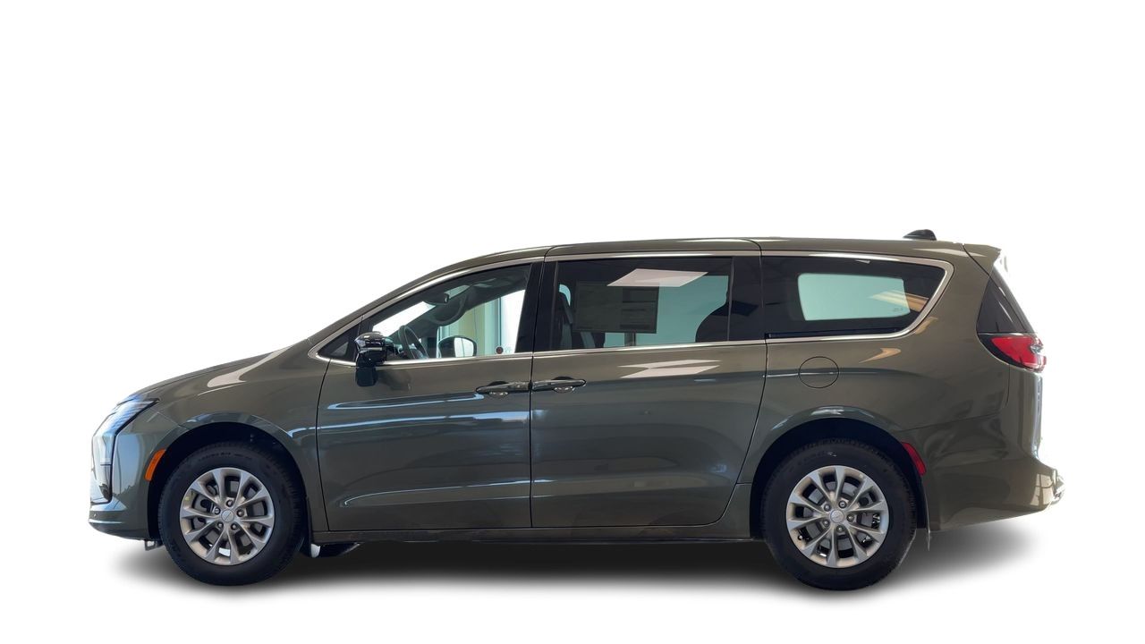 2027 Chrysler Pacifica in Regina, Saskatchewan