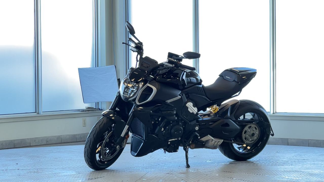 2024 Ducati Motorcycle Diavel in Regina, Saskatchewan