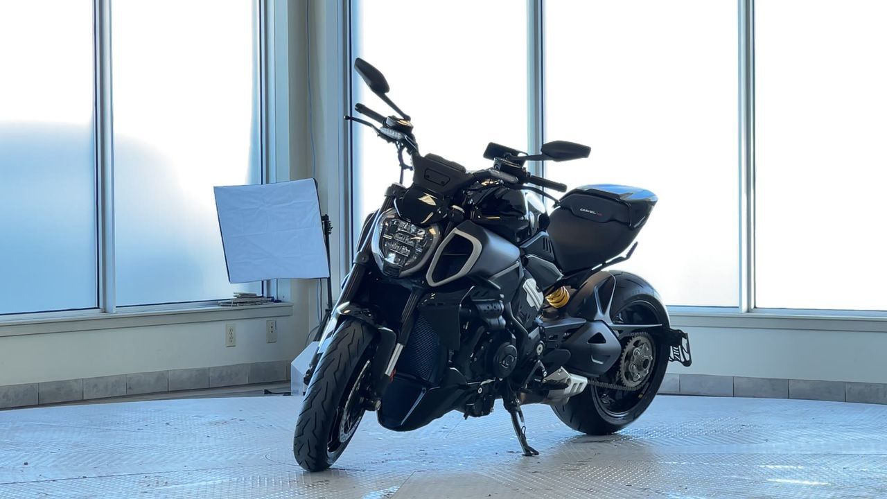 2024 Ducati Motorcycle Diavel in Regina, Saskatchewan