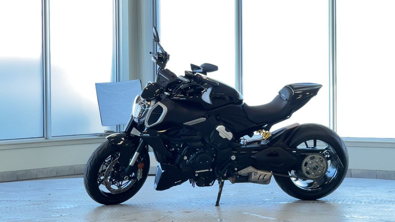 2024 Ducati Motorcycle Diavel in Regina, Saskatchewan