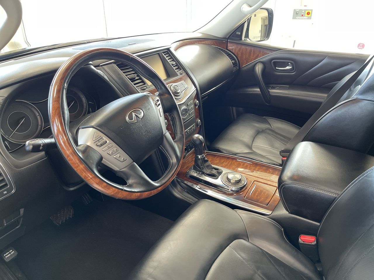 2017 Infiniti QX80