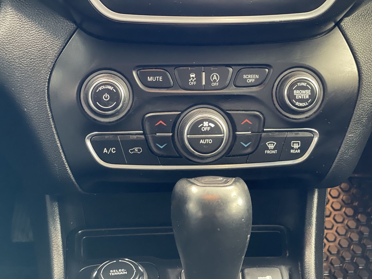 2019 Jeep Cherokee in Regina, Saskatchewan