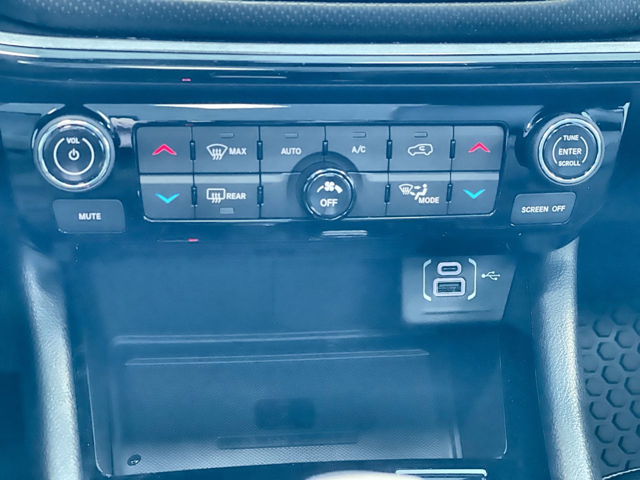 2025 Jeep Compass in Regina, Saskatchewan