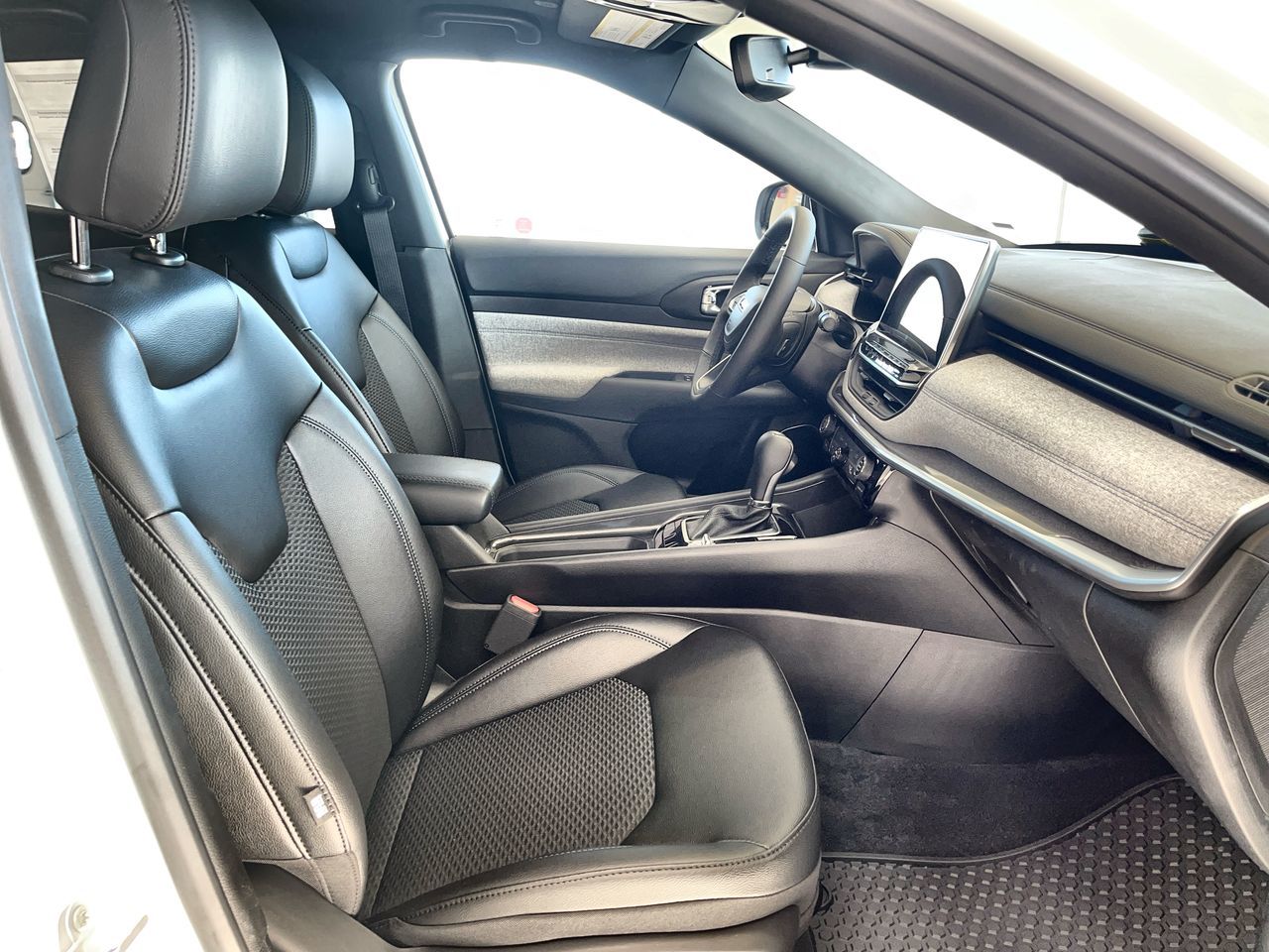 2025 Jeep Compass in Regina, Saskatchewan