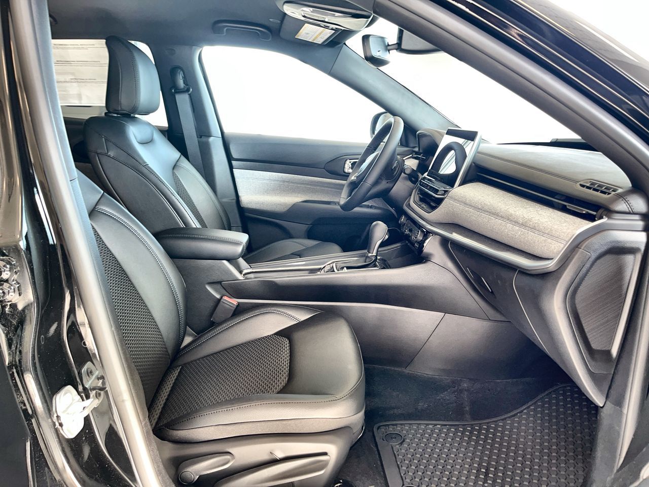 2025 Jeep Compass in Regina, Saskatchewan