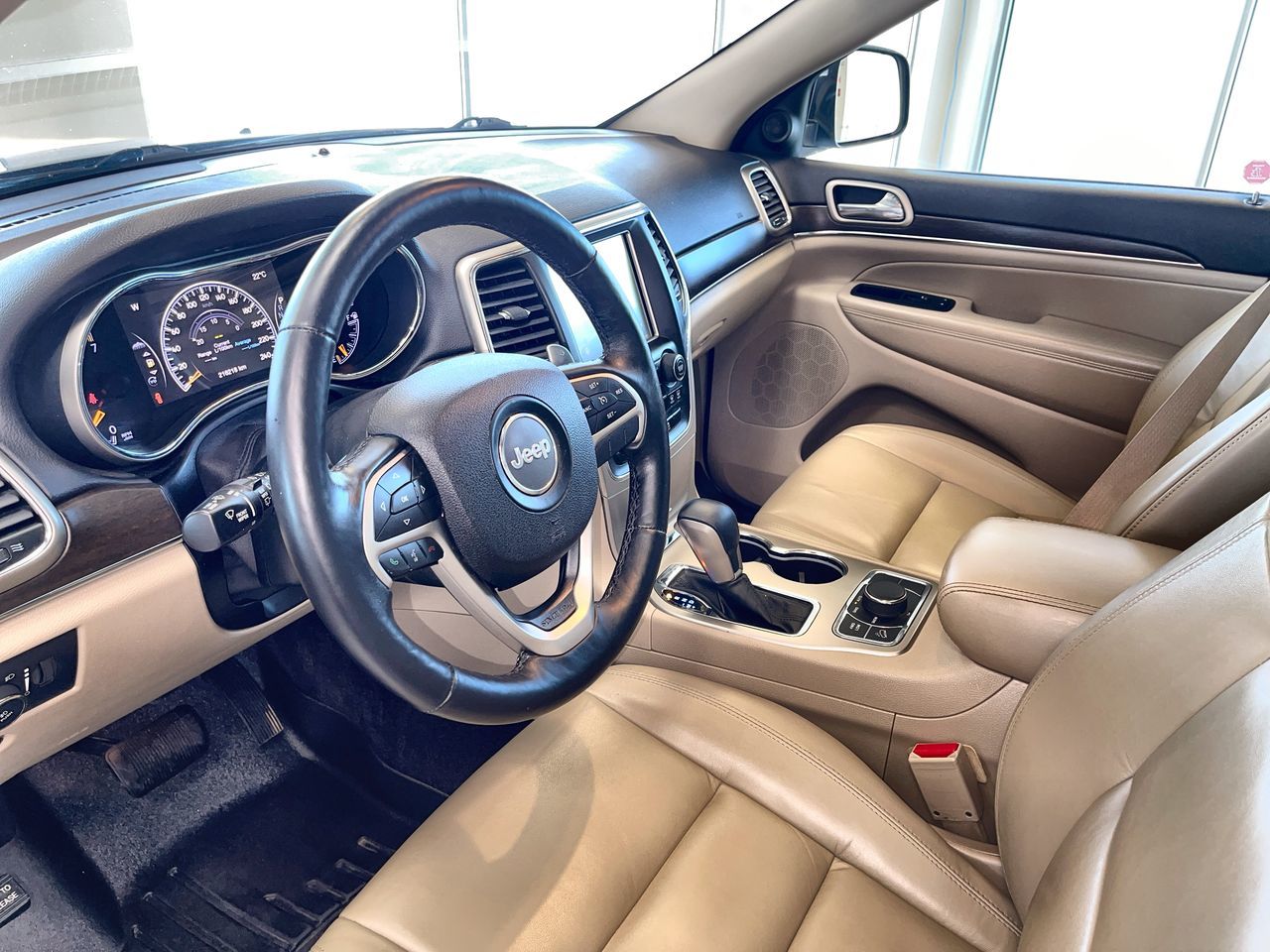 2017 Jeep Grand Cherokee 4X4 in Regina, Saskatchewan