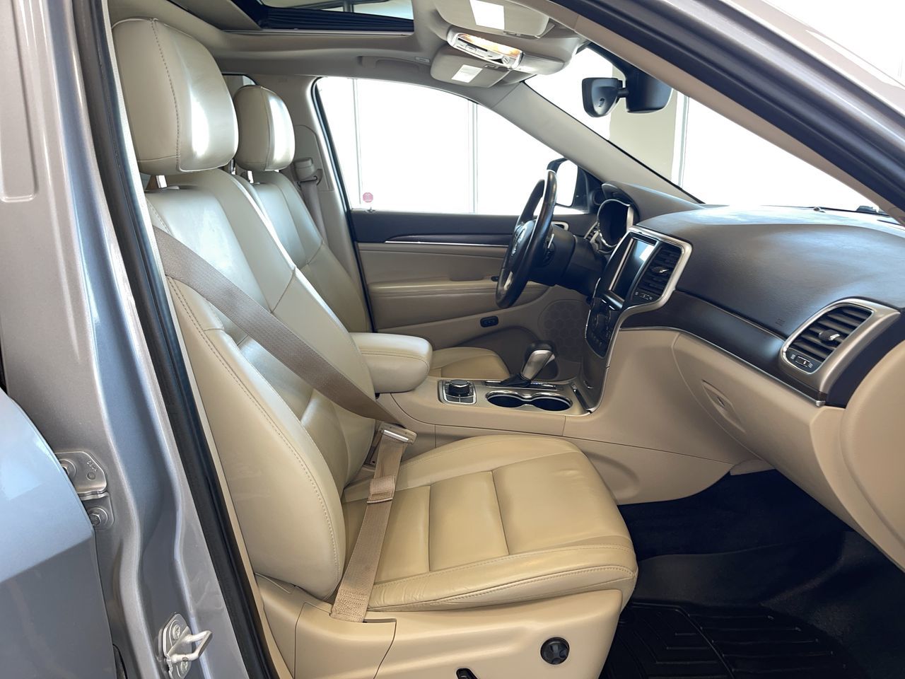 2017 Jeep Grand Cherokee 4X4 in Regina, Saskatchewan