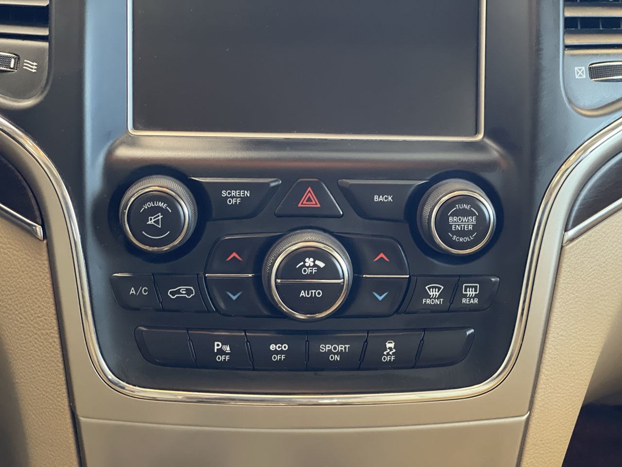 2017 Jeep Grand Cherokee 4X4 in Regina, Saskatchewan