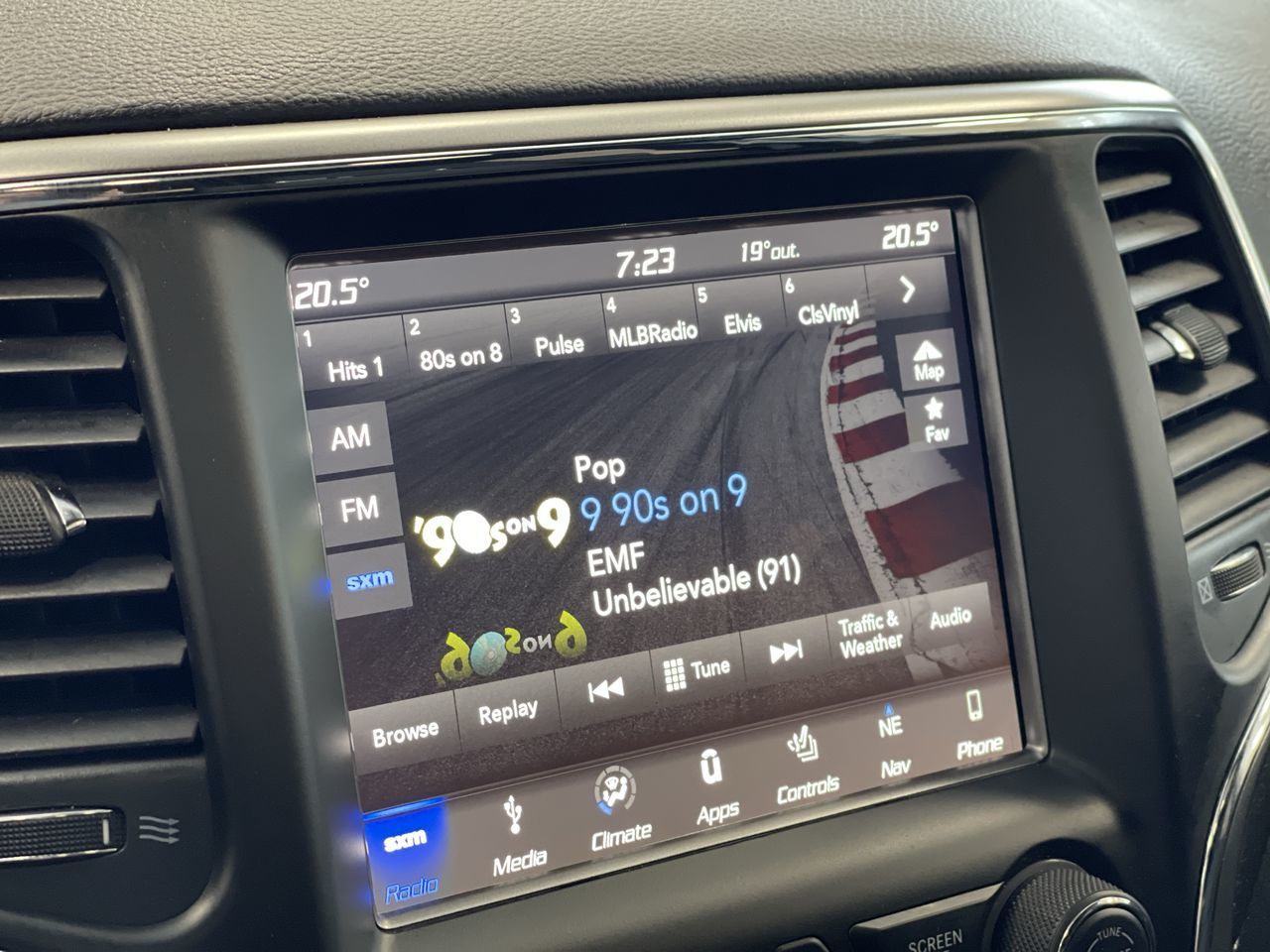 2018 Jeep Grand Cherokee 4X4 in Regina, Saskatchewan
